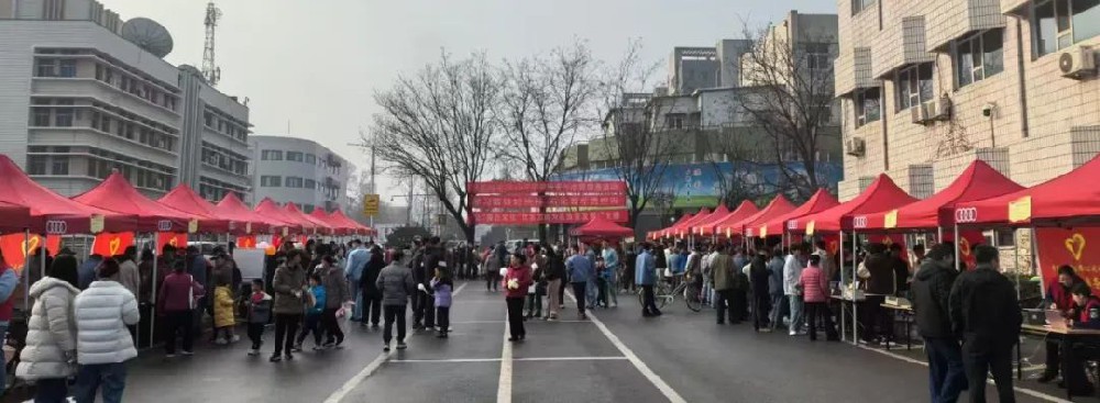 華魯志愿者積極參加濟(jì)煉學(xué)雷鋒活動